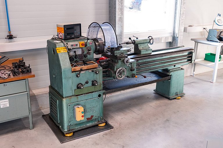 Drehmaschine aus dem Jahr 1989 für die Fertigung von Stützringen